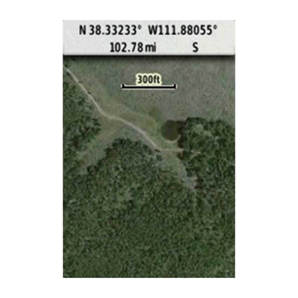 Garmin HuntView Maps Arizona microSD Card; map view of a forest trail with a 300 ft scale